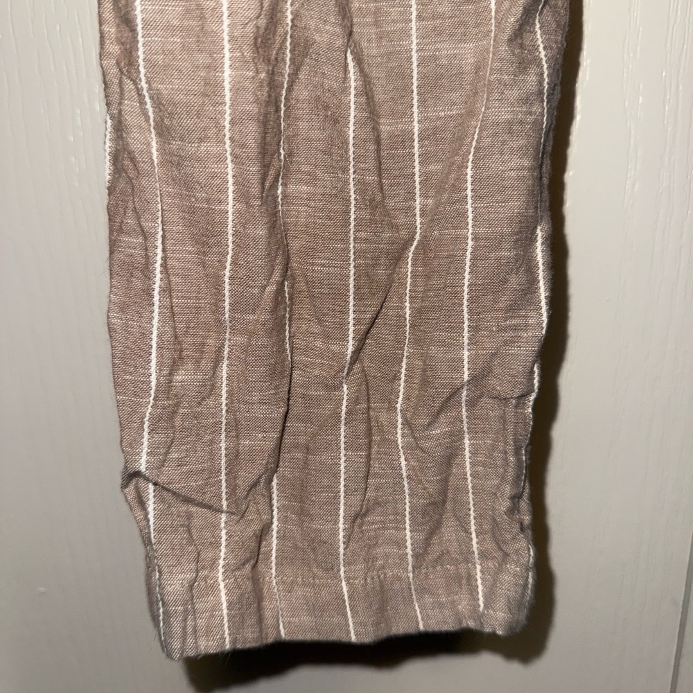 Principles Cropped Pin Stripe Capris - Picture 2 of 12